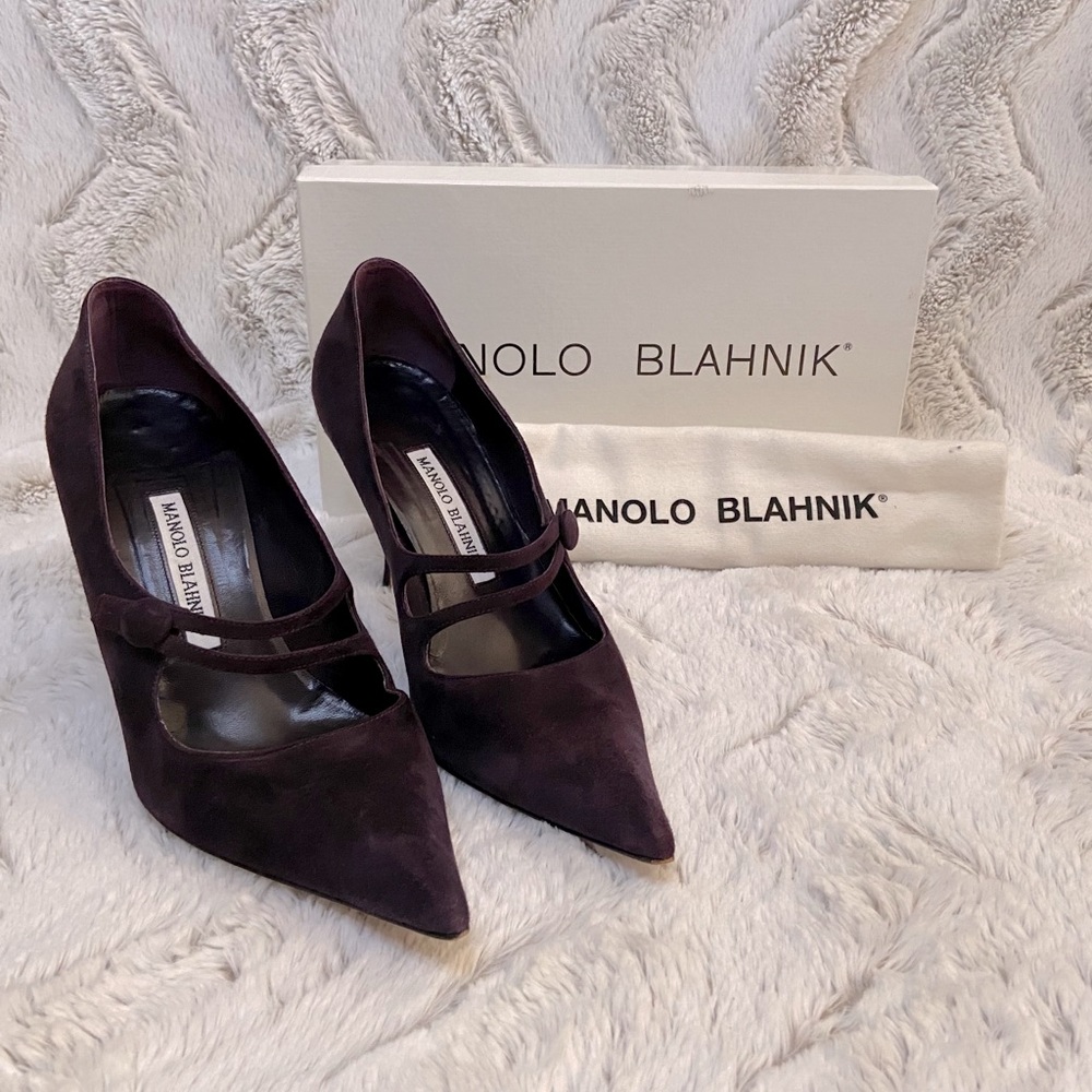 Manolo Blahnik Strada Suede Pumps
